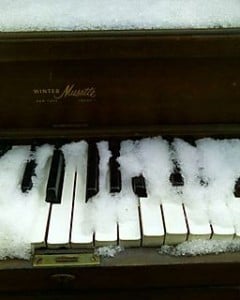 snow-piano-240x300