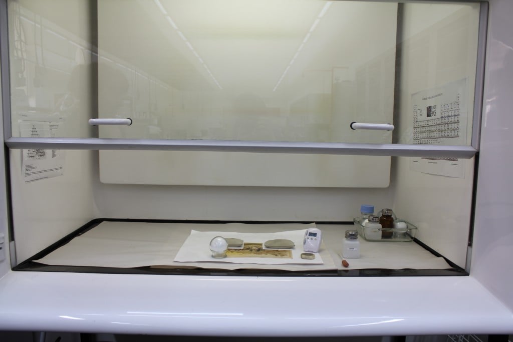 Image of the solvent chamber used in the Library conservation department