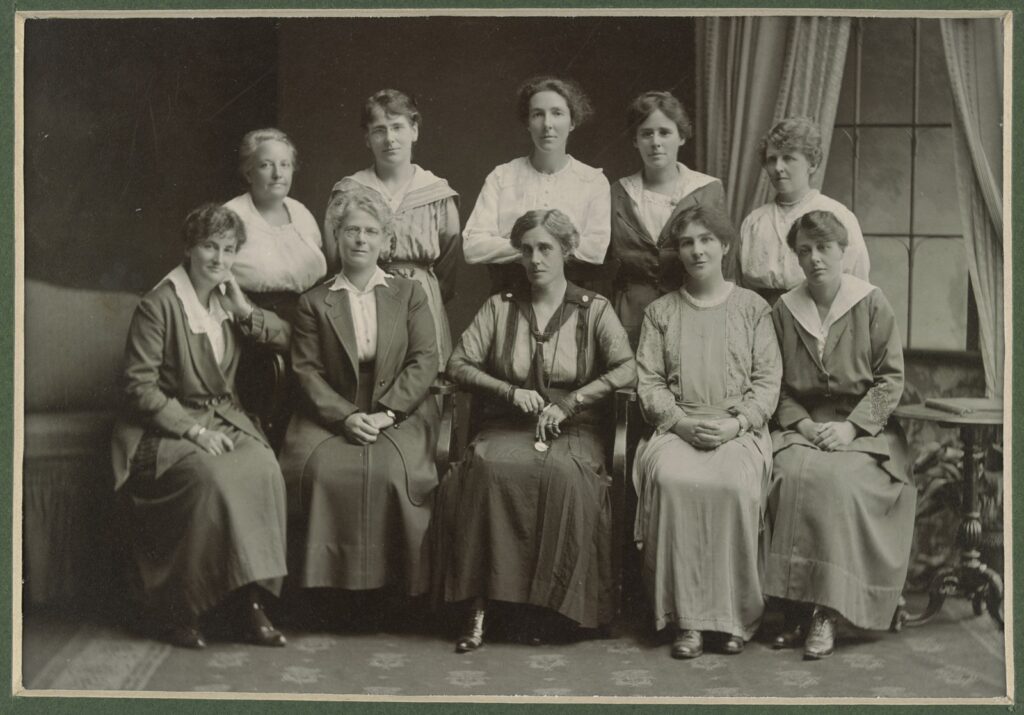 Committee of the InternWomen's peace